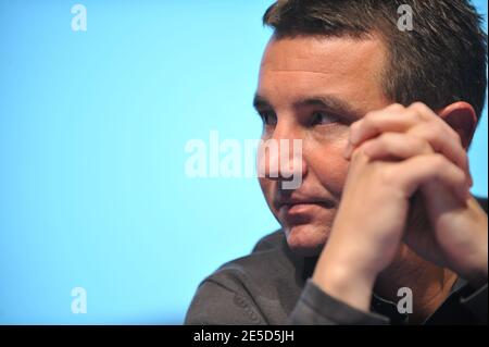Le chef de la Ligue révolutionnaire communiste (LCR) Olivier Besancenot assiste à la première réunion du parti NPA à la Mutualite à Paris, en France, le 6 novembre 2008. Le parti NPA 'Nouveau Parti Anticapitaliste' sera créé le 2009 janvier. Photo de Mousse/ABACAPRESS.COM Banque D'Images