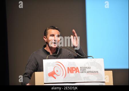 Le chef de la Ligue révolutionnaire communiste (LCR) Olivier Besancenot assiste à la première réunion du parti NPA à la Mutualite à Paris, en France, le 6 novembre 2008. Le parti NPA 'Nouveau Parti Anticapitaliste' sera créé le 2009 janvier. Photo de Mousse/ABACAPRESS.COM Banque D'Images