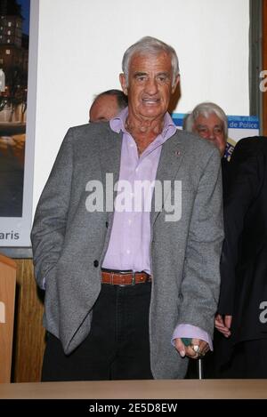 'La star de cinéma française Jean-Paul Belmondo participe au prix 'Quai des Orfevres' qui a eu lieu au Quai des Orfevres à Paris, France, le 12 novembre 2008. Photo de Denis Guignebourg/ABACAPRESS;COM' Banque D'Images