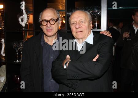 Le compositeur britannique Michael Nyman avec le musicien français Claude Bolling pose lors du 9e Festival international de musique et de cinéma à Auxerre, France, le 14 novembre 2008. Photo de Benoit Pinguet/ABACAPRESS.COM Banque D'Images