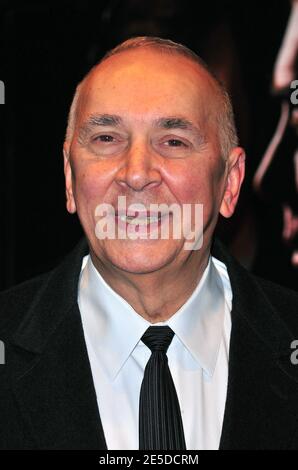 L'acteur Frank Langella arrive pour la première de 'Frost/Nixon' au théâtre Ziegfeld à New York, NY, USA, le 17 novembre 2008. Photo de Gregorio Binuya/ABACAPRESS.COM Banque D'Images