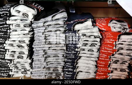 Toutes sortes de souvenirs d'Obama peuvent être trouvés en vente dans les magasins avant son inauguration, à Washington, DC, Etats-Unis le 20 novembre 2008. Photo par Olivier Douliery/ABACAPRESS.COM Banque D'Images