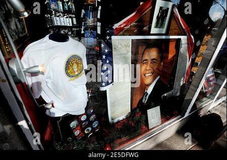 Toutes sortes de souvenirs d'Obama peuvent être trouvés en vente dans les magasins avant son inauguration, à Washington, DC, Etats-Unis le 20 novembre 2008. Photo par Olivier Douliery/ABACAPRESS.COM Banque D'Images