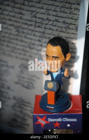 Toutes sortes de souvenirs d'Obama peuvent être trouvés en vente dans les magasins avant son inauguration, à Washington, DC, Etats-Unis le 20 novembre 2008. Photo par Olivier Douliery/ABACAPRESS.COM Banque D'Images