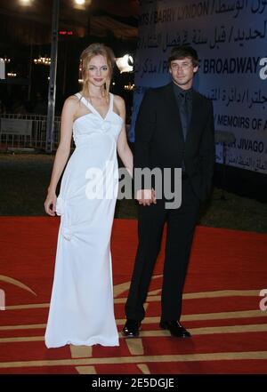 L'actrice AMÉRICAINE Heather Graham et son petit ami arrivent sur le tapis rouge avant la projection de 'Far North' lors du 8ème Festival du film 'Marratech' à Marrakech, Maroc, le 21 novembre 2008. Photo de Denis Guignebourg/ABACAPRESS.COM Banque D'Images