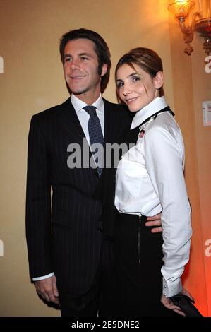 Clotilde Courau et SAS Emmanuel Philibert de Savoie participant à la fête caritative « Dessine-moi un mouton », qui s'est tenue au Pavillon le Doyen à Paris, en France, le 1er décembre 2008. Photo de Thierry Orban/ABACAPRESS.COM Banque D'Images