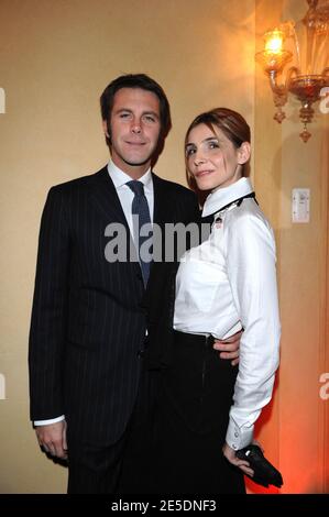 Clotilde Courau et SAS Emmanuel Philibert de Savoie participant à la fête caritative « Dessine-moi un mouton », qui s'est tenue au Pavillon le Doyen à Paris, en France, le 1er décembre 2008. Photo de Thierry Orban/ABACAPRESS.COM Banque D'Images