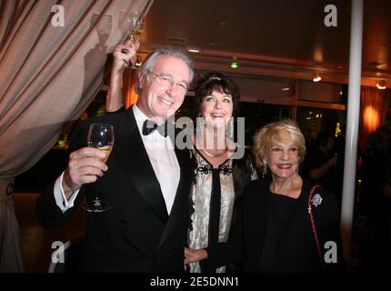 Bernard le Coq, Anny Duperey et Jeanne Moreau, assistant au "Prix Grand Siecle Laurent Perrier", qui s'est tenu au Pavillon d'Armenonville à Paris, France, le 1er décembre 2008. Photo de Denis Guignenbourg/ABACAPRESS.COM Banque D'Images