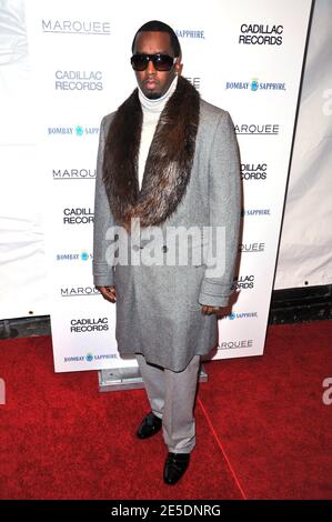 Le musicien Sean 'P Diddy' Combs arrive pour la première de 'Cadillac Records' au cinéma AMC Loews 19th Street à New York City, NY, USA le 1er décembre 2008. Photo de Gregorio Binuya/ABACAPRESS.COM Banque D'Images