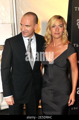 Les acteurs Ralph Fiennes et Kate Winslet arrivent à la première « The Reader » de Weinstein Company au Ziegfeld Theatre de New York, NY, États-Unis, le 3 décembre 2008. Photo de S.Vlasic/ABACAPRESS.COM Banque D'Images