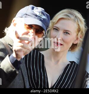 L'actrice australienne Cate Blanchett a honoré la 2376e étoile sur le Hollywood Walk of Fame devant le théâtre égyptien, à Los Angeles, CA, Etats-Unis, le 5 décembre 2008. Photo de Lionel Hahn/ABACAPRESS.COM Banque D'Images