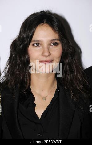 L'actrice française Virginie Ledoyen assiste à la première de 'l'Emmerdeur' au cinéma UGC Bercy à Paris, en France, le 8 décembre 2008. Photo de Mehdi Taamallah/ABACAPRESS.COM Banque D'Images