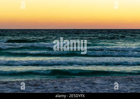 Fracas des vagues Banque D'Images