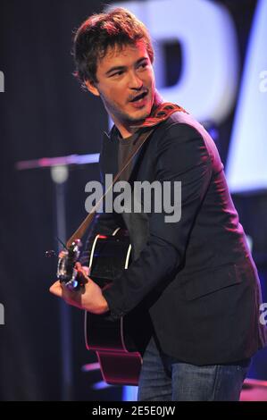 'La chanteuse française Renan Luce se produit en France 4 spectacle musical spécial ''2008 PARTIE en LIVE'' tenu au Bataclan à Paris, France le 8 décembre 2008 . Photo de Mousse/ABACAPRESS.COM' Banque D'Images