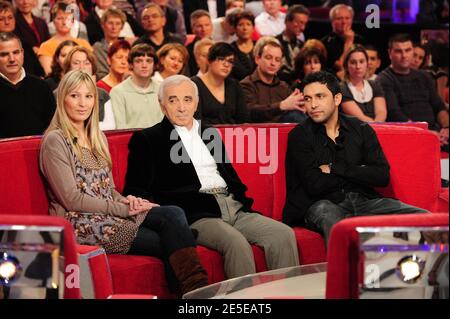 Charles Aznavour, sa fille Katia et son gendre Jean Rachid lors de l'enregistrement de l'émission Dimanche a Paris, France, le 1 décembre 2008. Photo Max Colin/ABACAPRESS.COM Banque D'Images