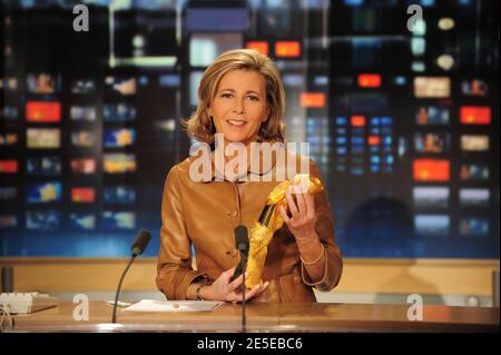 La présentatrice Claire Chazal pose à la salle de presse TF1 avec le Trophée des femmes en ou à Paris, France, le 15 novembre 2008. Photo de Max Colin/ABACAPRESS.COM Banque D'Images