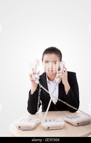 Femme d'affaires au téléphone photo de haute qualité