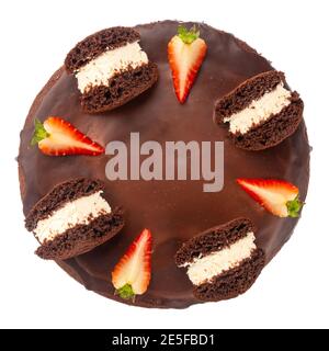 Gâteau à tarte à la whoopie isolé avec chocolat sur blanc Banque D'Images