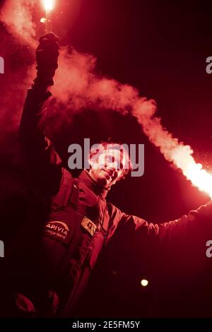 Charlie Dalin (fra) naviguant sur l'Imoca Apivia finissant le Vendee Globe 2020-2021 en 80 jours 06 heures 15 minutes Et 47 / LM Banque D'Images