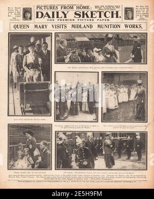 1917 Daily Sketch Queen Mary visite l'usine de munitions à Conventry Banque D'Images