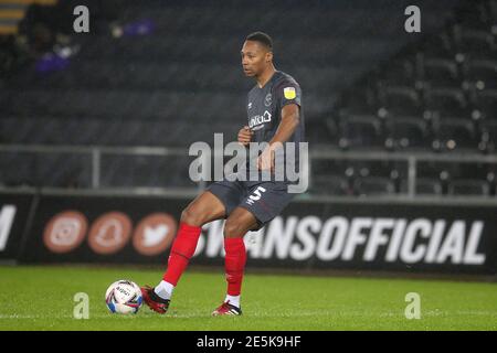 Swansea, Royaume-Uni. 27 janvier 2021. Ethan Pinnock of Brentford in action.EFL Skybet Championship Match, Swansea City v Brentford au Liberty Stadium de Swansea le mercredi 27 janvier 2021. Cette image ne peut être utilisée qu'à des fins éditoriales. Utilisation éditoriale uniquement, licence requise pour une utilisation commerciale. Aucune utilisation dans les Paris, les jeux ou les publications d'un seul club/ligue/joueur. photo par Andrew Orchard/Andrew Orchard sports Photography/Alamy Live News crédit: Andrew Orchard sports Photography/Alamy Live News Banque D'Images