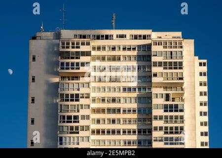 Brighton, le 23 janvier 2021 : Sussex Heights, un immeuble résidentiel d'appartements dans le centre-ville de Brighton. Banque D'Images