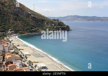 Station balnéaire de Scilla et du détroit de Messine, Reggio Calabria, Italie Banque D'Images