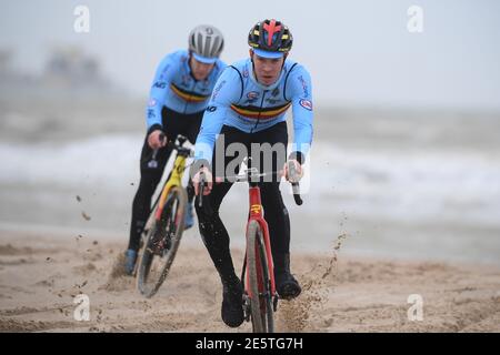 Laurens Sweeck Belge photographié en action lors d'une session de reconnaissance et d'entraînement sur piste en prévision des championnats du monde de cyclisme cyclocross, à O Banque D'Images