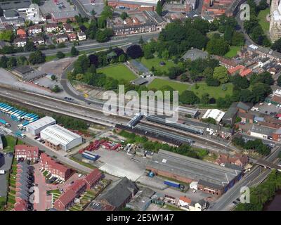 Vue aérienne de la gare de Selby et du parc de Selby, North Yorkshire Banque D'Images