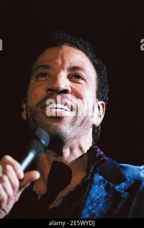 Lionel Richie en concert au Wembley Arena de Londres, Royaume-Uni. 13 novembre 1998 Banque D'Images