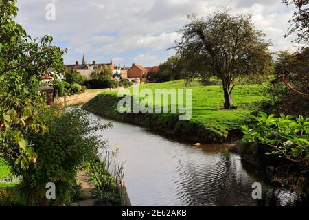 Vue d'automne sur le château de Sleaford, marché de Sleaford, Lincolnshire, Angleterre, Royaume-Uni Banque D'Images