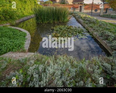 Verrières-le-Buisson, France - 10 10 2020 : vue sur le parc du château de Vaillant Banque D'Images