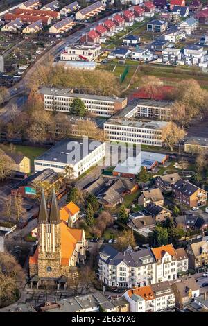 Vue aérienne du lycée de Beisenkamp et paroisse Saint François d'Assise Liebfrauenkirche à Hamm, région de la Ruhr, Rhénanie-du-Nord-Westphalie, Allemagne, Am Beise Banque D'Images