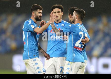 L'attaquant italien Matteo Politano de la SSC Napoli célèbre un but avec son équipe lors du match de football de la coupe italienne SSC Napoli Spezia. Naples a gagné 4-2. Banque D'Images