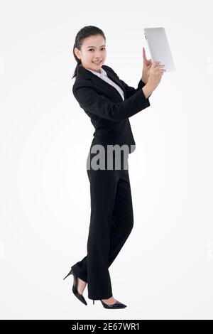 Femme d'affaires de mode orientale et IPAD photo de haute qualité