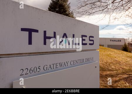 Clarksburg, Maryland, États-Unis 01-22-2021: SIÈGE DE la compagnie française Thales Group pour la défense, la sécurité et l'aérospatiale. Ils produisent des équipements militaires et des ci de haute technologie Banque D'Images