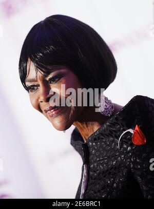 DOSSIER : 29 janvier 2021. Photo du dossier en date du 15 janvier 2011 de Cicely Tyson arrive au BET HONOURS 2011 au Warner Theatre à Washington, DC, Etats-Unis. Cicely Tyson, l'actrice lauréate d'Emmy et Tony, qui s'est distinguée au théâtre, au cinéma et à la télévision, est décédée jeudi après-midi. Elle avait 96 ans. Photo par Olivier Douliery/ABACAPRESS.COM crédit: Abaca Press/Alay Live News Banque D'Images