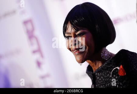 DOSSIER : 29 janvier 2021. Photo du dossier en date du 15 janvier 2011 de Cicely Tyson arrive au BET HONOURS 2011 au Warner Theatre à Washington, DC, Etats-Unis. Cicely Tyson, l'actrice lauréate d'Emmy et Tony, qui s'est distinguée au théâtre, au cinéma et à la télévision, est décédée jeudi après-midi. Elle avait 96 ans. Photo par Olivier Douliery/ABACAPRESS.COM crédit: Abaca Press/Alay Live News Banque D'Images