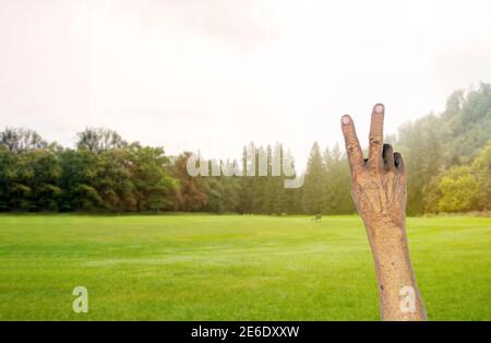 Mouvement de la main à deux doigts au stationnement vide Banque D'Images