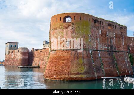 Livourne, Toscane: Port de Livourne, ancienne forteresse (Fortezza Vecchia) Banque D'Images