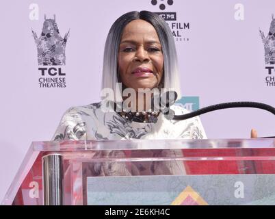 Los Angeles, États-Unis. 27 avril 2018. Cicely Tyson à la cérémonie main & Footprint qui s'est tenue au TCL Chinese Theatre à Hollywood, CA, le vendredi 27 avril 2018. (Photo par Sthanlee B. Mirador/Sipa USA) crédit: SIPA USA/Alay Live News Banque D'Images