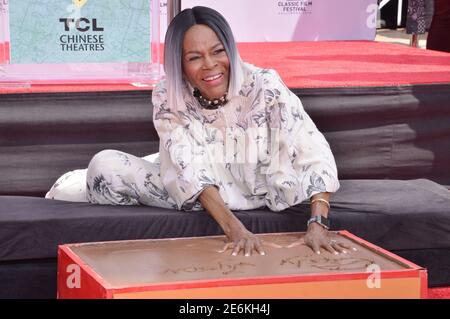 Los Angeles, États-Unis. 27 avril 2018. Cicely Tyson à la cérémonie main & Footprint qui s'est tenue au TCL Chinese Theatre à Hollywood, CA, le vendredi 27 avril 2018. (Photo par Sthanlee B. Mirador/Sipa USA) crédit: SIPA USA/Alay Live News Banque D'Images