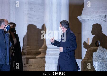 Rome, Italie. 28 janvier 2021. Matteo Renzi quitte le Palais Quirinal après avoir consulté le Président de la République Sergio Mattarella à Rome, en Italie, le 28 janvier 2021. (Photo de Matteo Nardone/Pacific Press/Sipa USA) crédit: SIPA USA/Alay Live News Banque D'Images