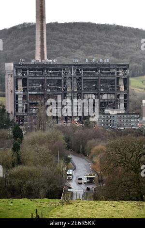 Démolition de la halle de turbine géante à la construction désaffectée Centrale électrique près d'Ironbridge dans le Shropshire Banque D'Images