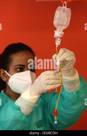 Modène, Italie. 29 janvier 2021. Soliera (Mo). Le personnel de l'Ausl administre la deuxième dose du vaccin anti-covid aux invités et au personnel de l'ARC S.Pertini usage éditorial seulement crédit: Independent photo Agency/Alamy Live News Banque D'Images