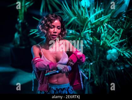 Jhene Aiko se produit en direct à Koko, Camden, Londres. Banque D'Images