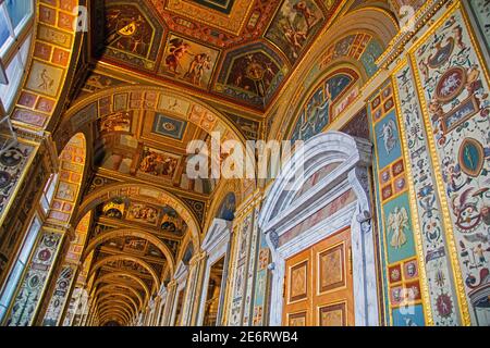 Raphael loggias pour reproduire la loggia dans le Palais apostolique de Rome dans le Palais d'hiver / Musée de l'Ermitage à Saint-Pétersbourg, Russie Banque D'Images