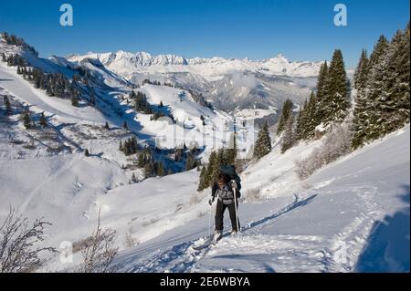 France, haute Savoie, Beaufortain, Cassis, Val d'Arly, pays du Mont blanc, très, ski de crète, randonnée dans la vallée des Varins et la chaîne de montagnes des Aravis Banque D'Images