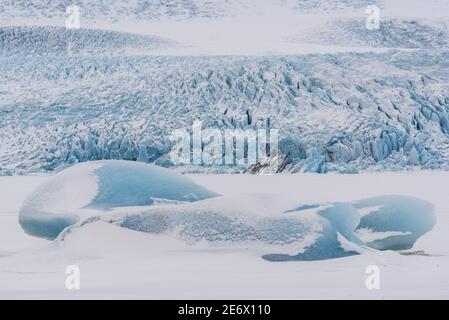 Islande, Austurland, iceberg dans le lagon glaciaire de Fjallsarlon Banque D'Images