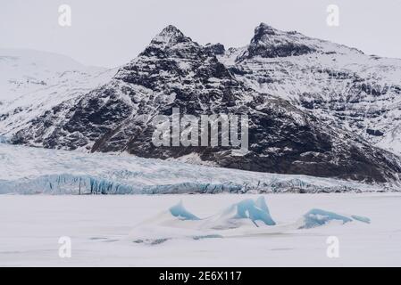 Islande, Austurland, iceberg dans le lagon glaciaire de Fjallsarlon Banque D'Images